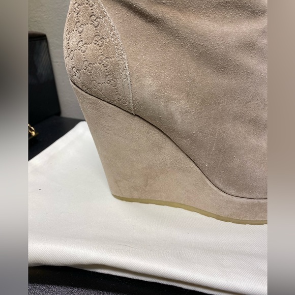 Gucci suede boots - Picture 7 of 16